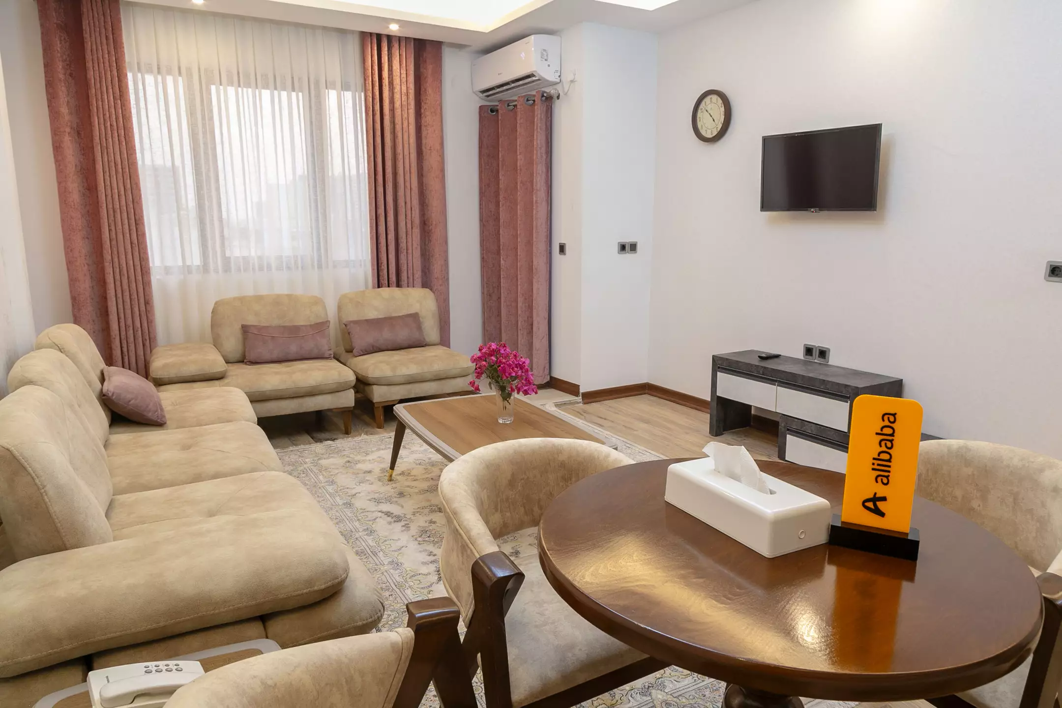 Alibaba https://cdn.alibaba.ir/ostorage/hotel-accommodation-images/685bd192ac13a7ed0d84e165_آسوییت یک خوابه دو نفره (6).webp